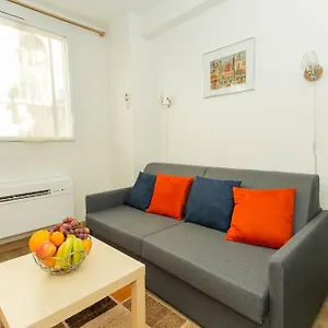 Champs Elysees & Arc De Triomphe - Cityapartmentstay Apartment